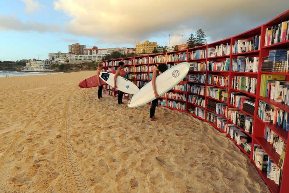 Biblioteca en la playa