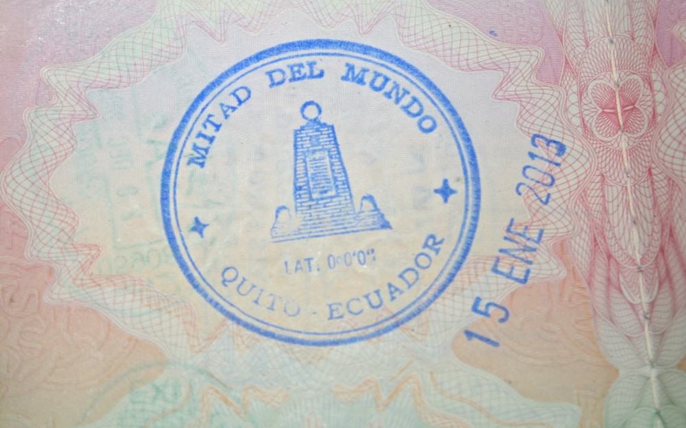 Esta imagen tiene un atributo alt vacío; el nombre del archivo es passport-stamps-equator-1.jpg