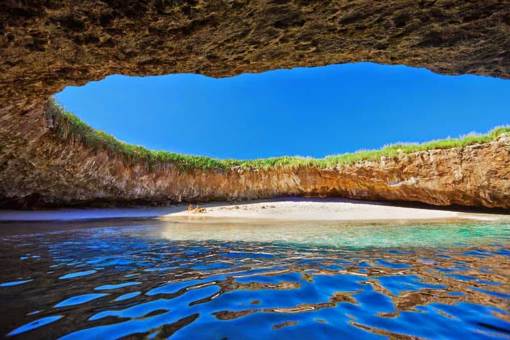 image playa escondida islas marietas HiddenBeach