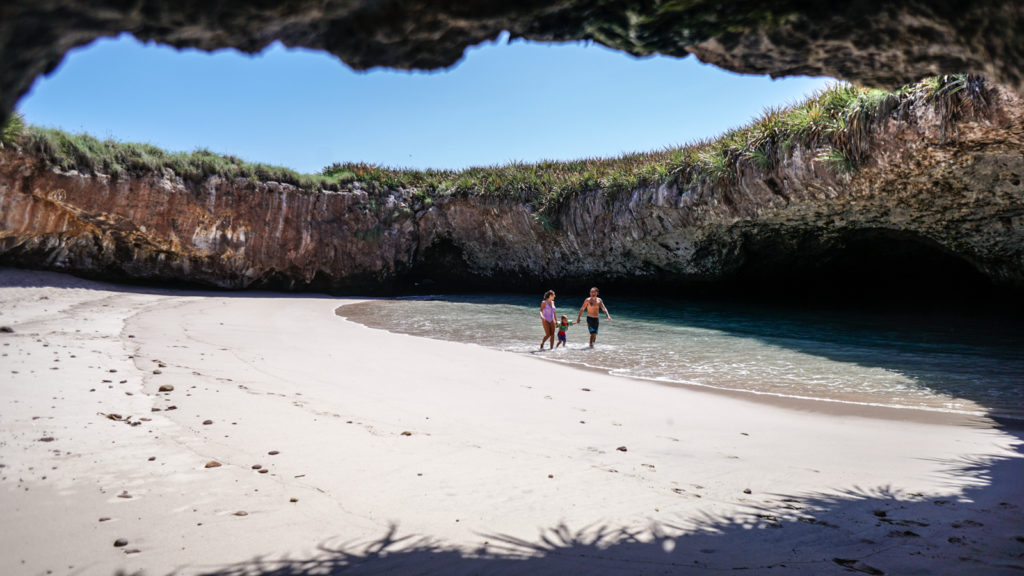 image playa escondida islas marietas ISLAS MARIETAS 13