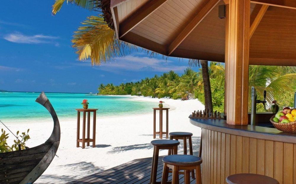 tropical-beach-bar-42975