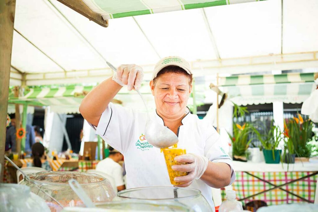 viajes Románticos Un mercado campesino que recupera lo local image viajes Románticos PDI MEDELLI ªu¦êN 160922 8819