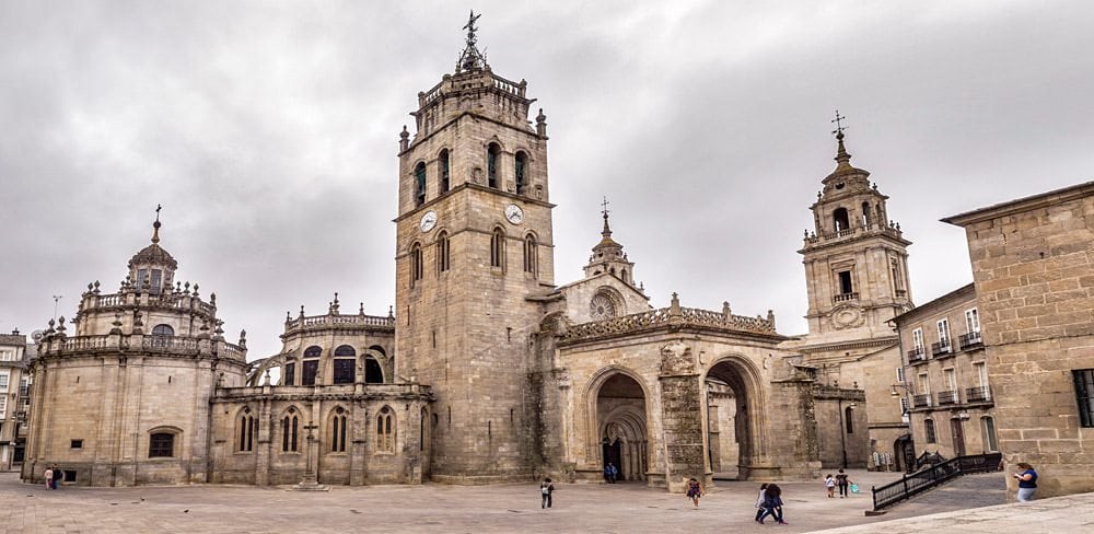 Catedral de Santa María. Ciudad de Lugo. Galicia. España. Panorámica