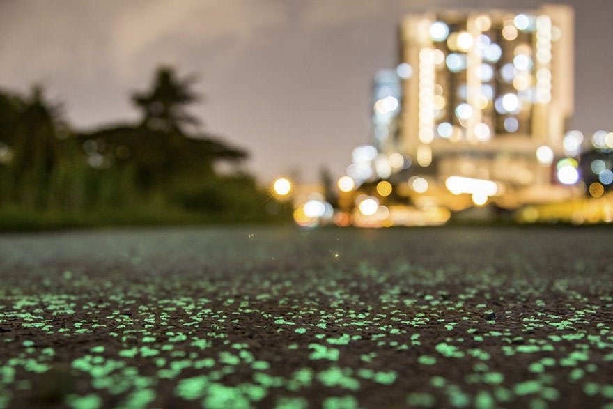 image singapur calle brillante glow in the dark rail corridor singapore 2