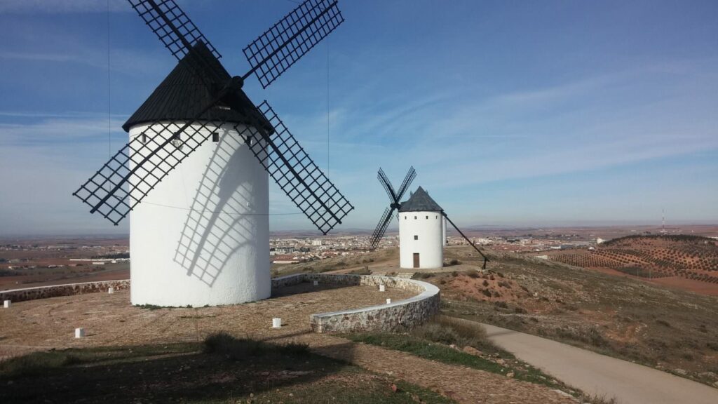 Granada Consuegra, un paseo por las tierras de Don Quijote image Granada mills 1602830 1920