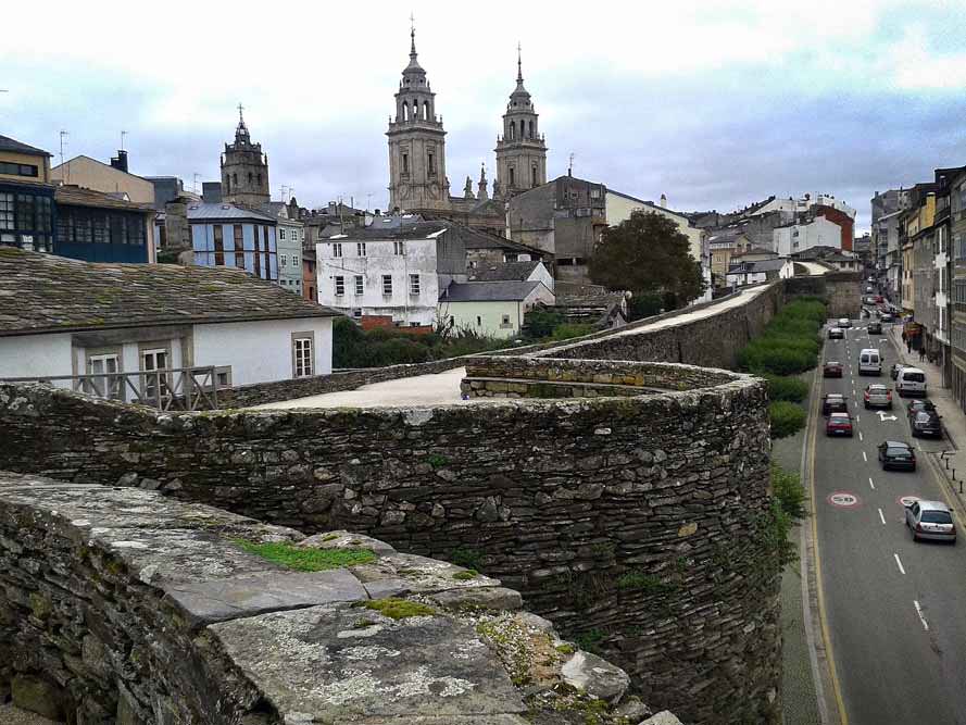 image Viaje por Lugo muralla romana lugo paseo 4