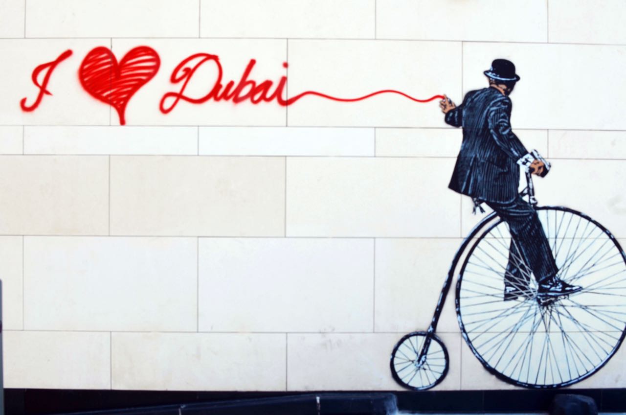 The_Market_Girl_Dubai_Citywalk_Art_Zara_jLang_xl