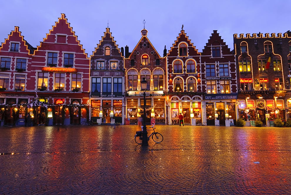 image brujas market square lights