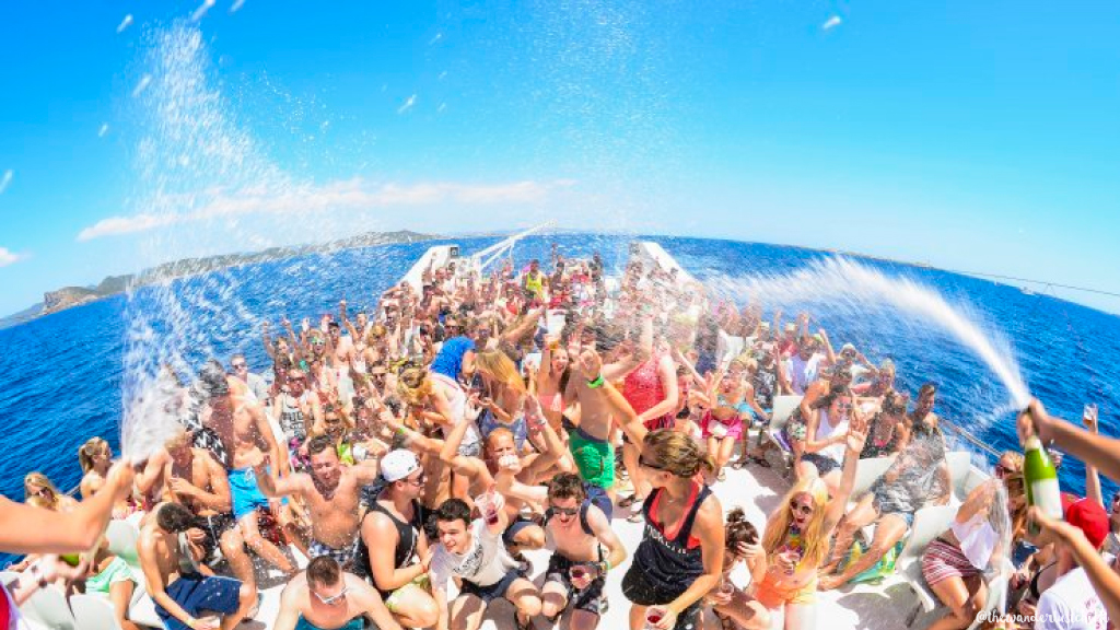 image Ibiza boat party1