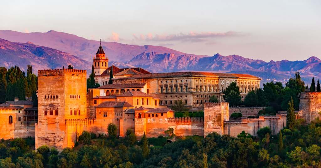 image Andalucía palacio carlos v granada espana 06