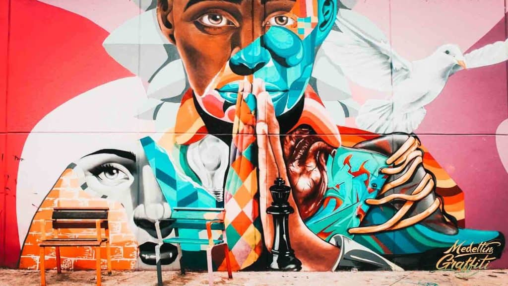 image India graffitour medellin comuna13