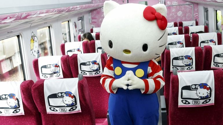 image Japón tren hello kitty abre sus puertas taiwan