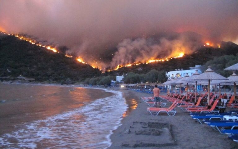 image Grecia greece beach aweso 2315129k