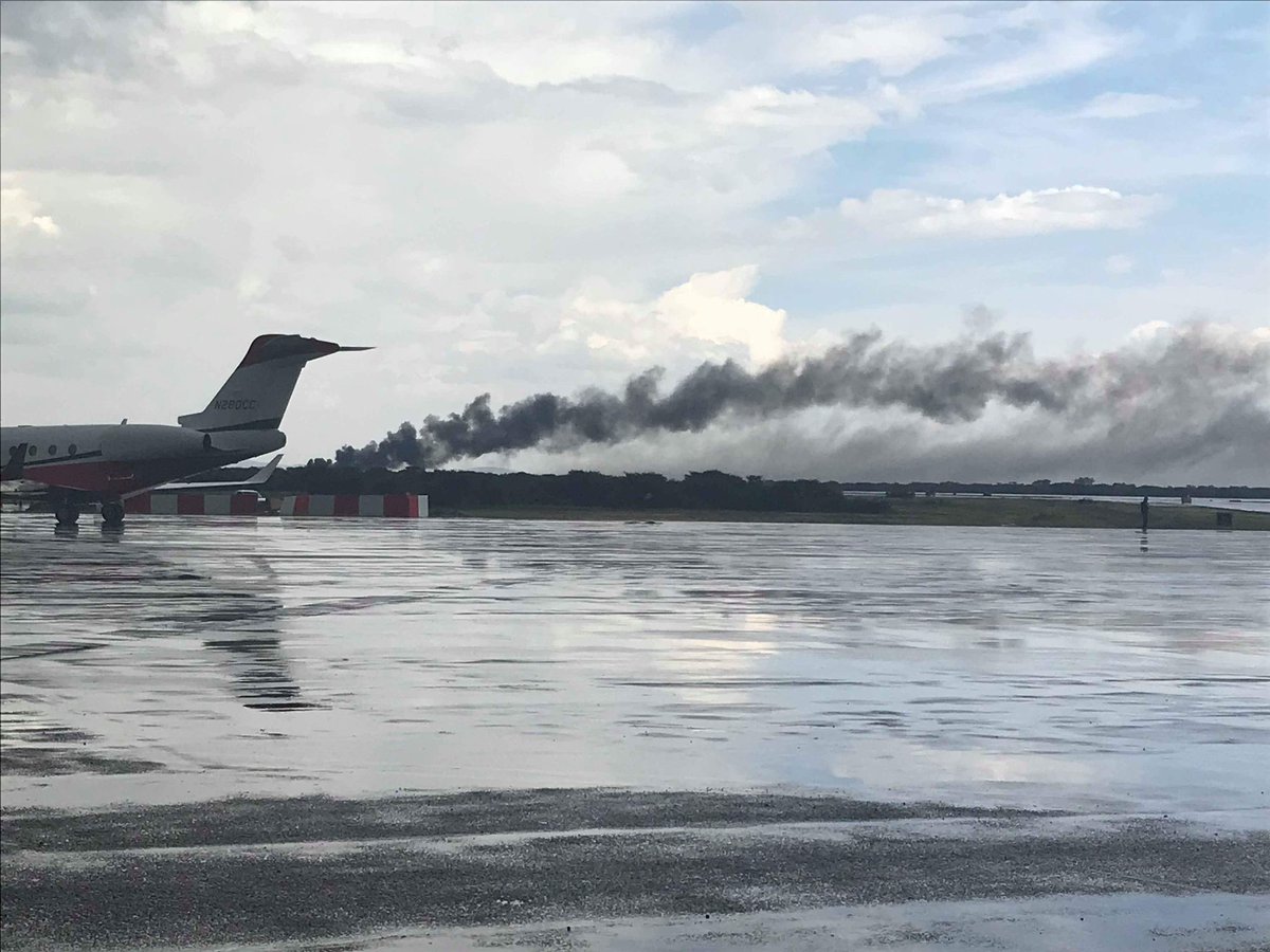 image avión mexico DjdniVBU0AAOIcH