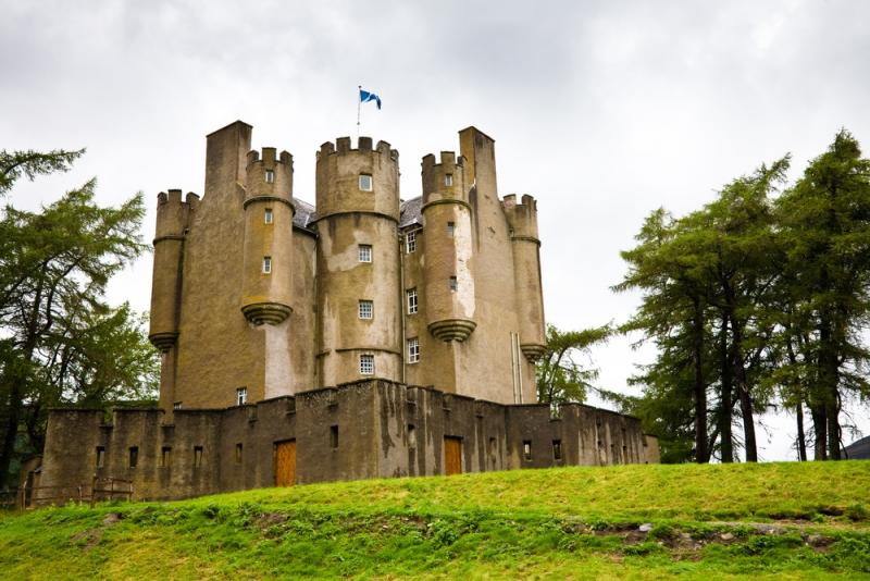 image viaje scotland aberdeenshire tour braemar castle in cairngorms nature reserve 1 0