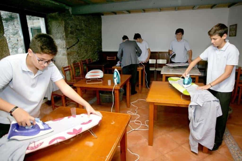 Home Skills, la escuela que enseña a los alumnos varones a planchar, limpiar y cocinar image 2812217w1033 1