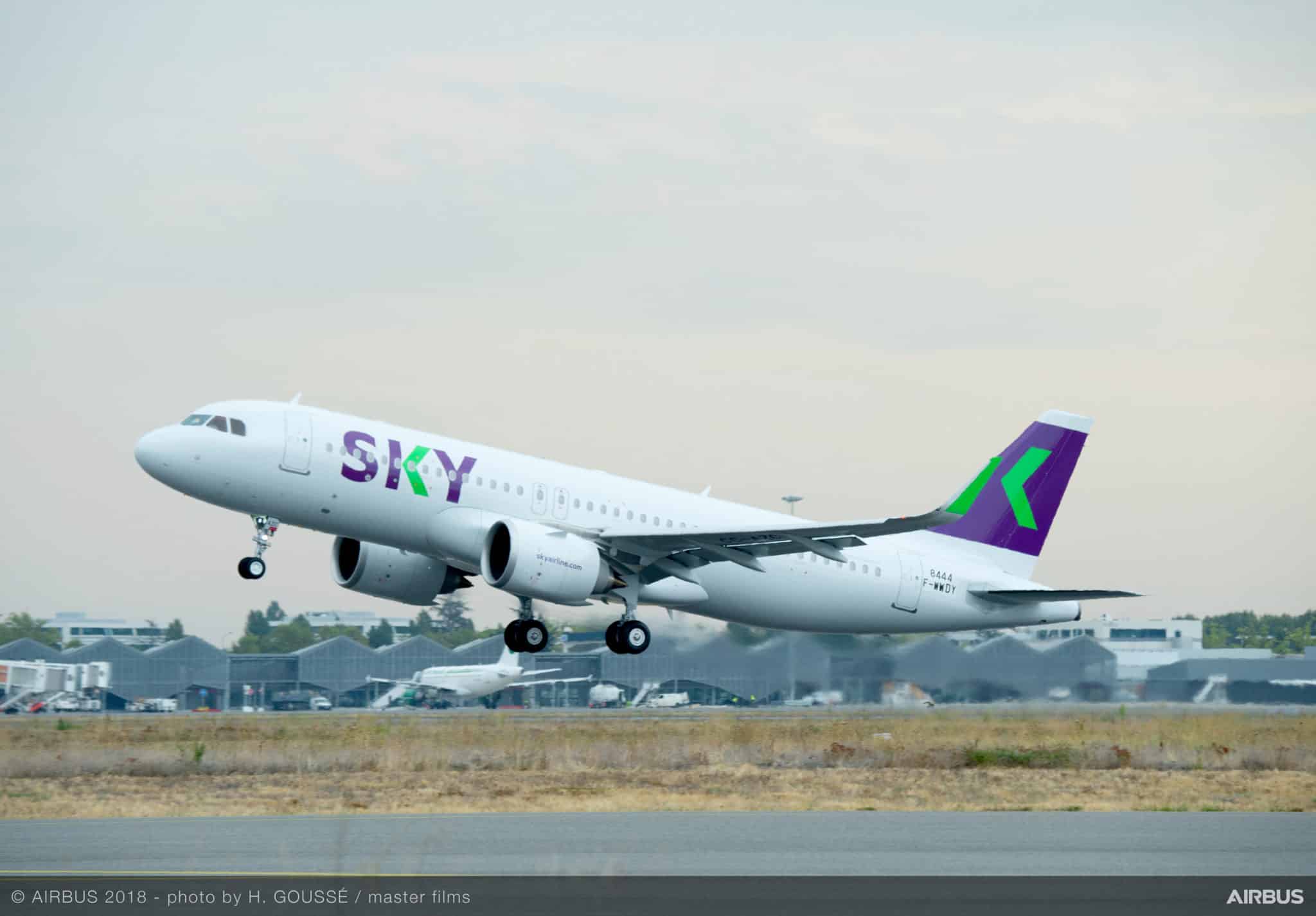 image Sky A320neo Sky Airline MSN8444 take off 006