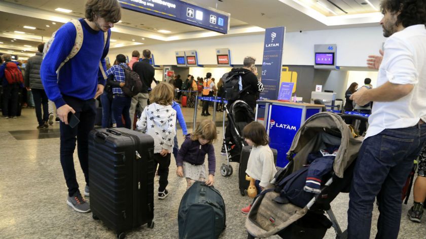 image Ezeiza aerolineas advirtio a los pasajeros que consulten el estado del vuelo antes de ir al aeropuerto 393042