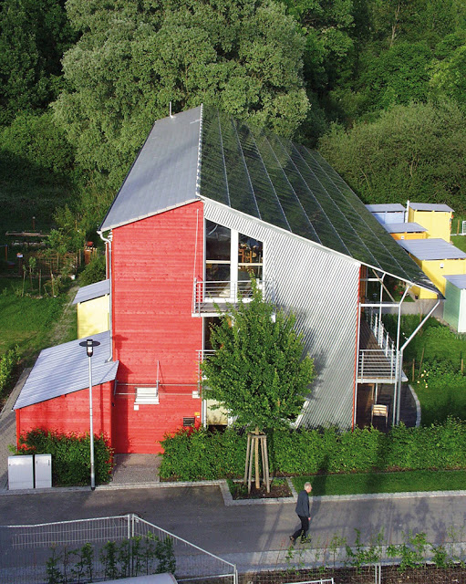 image solares barrio de Alemania genera 4 veces la energía que consume 2