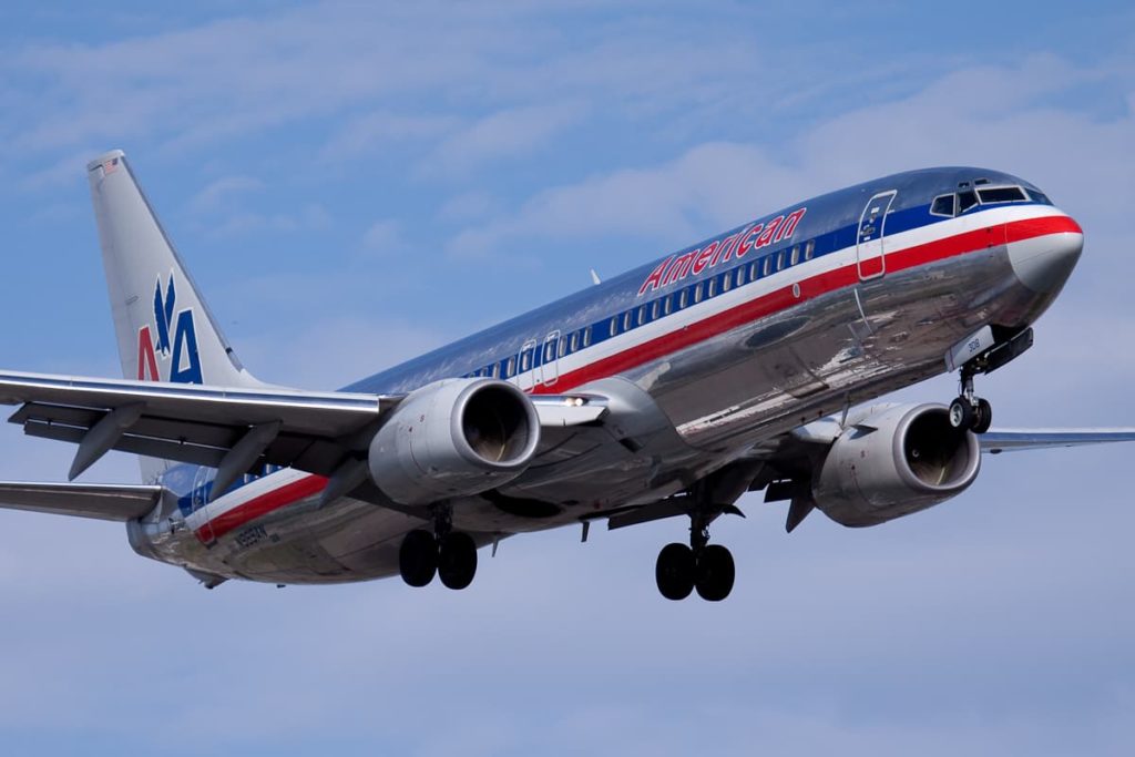 image American.Airlines.Boeing.737 800.YUL .2009