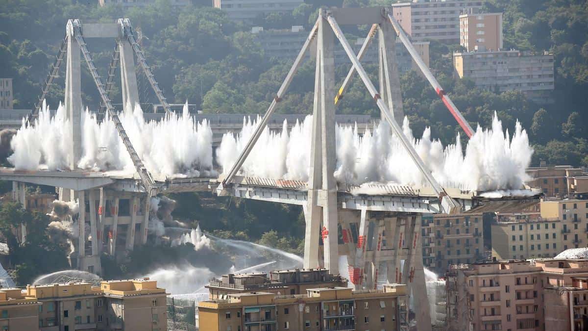 WEb-wo29-italy-bridge