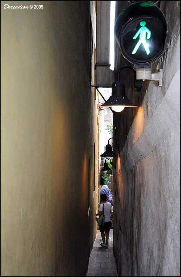 image Narrowest Street Prague 002