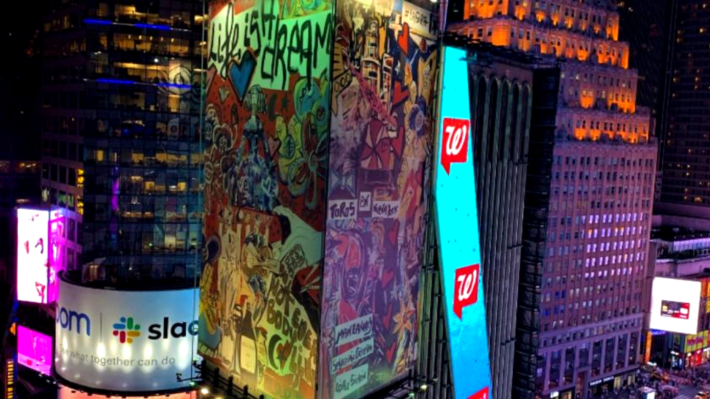 esquí Life Is A Dream: Así es el mural más grande de Nueva York en el edificio central de Times Square image donuts de Krispy Kreme Titanic 7