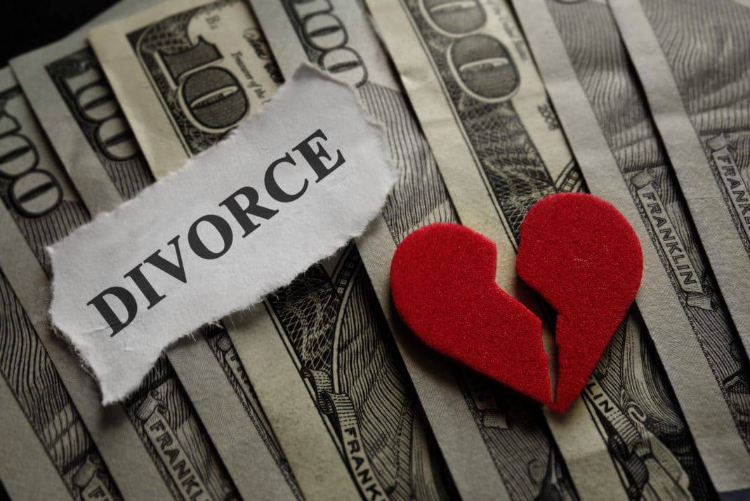 divorce-broken-heart-money-bills-1068x713