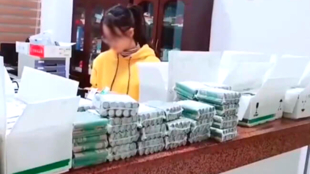 Una joven fue sancionada con una multa de 700 dólares y decidió pagarla con 60.000 monedas de 10 centavos image Diseño sin título 2019 12 16T094610.370