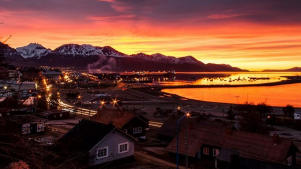 Así es la puesta del sol en Ushuaia: el 'fin del mundo' vive el verano con luz hasta las 22:00 horas image Diseño sin título 2019 12 19T120100.657