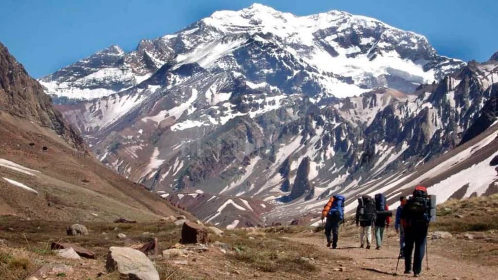 image visitar Argentina Aconcagua sin nieve