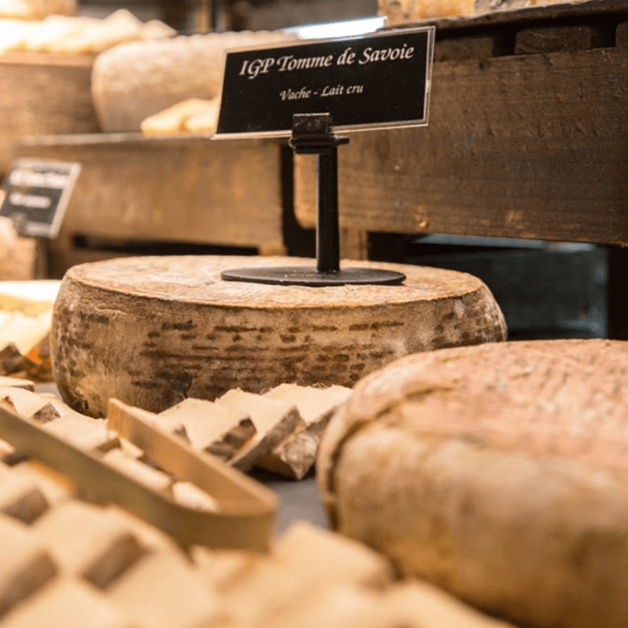 image Así luce Les Grands Buffets un restaurante francés récord por presentar el surtido de quesos más grande del mundo 14