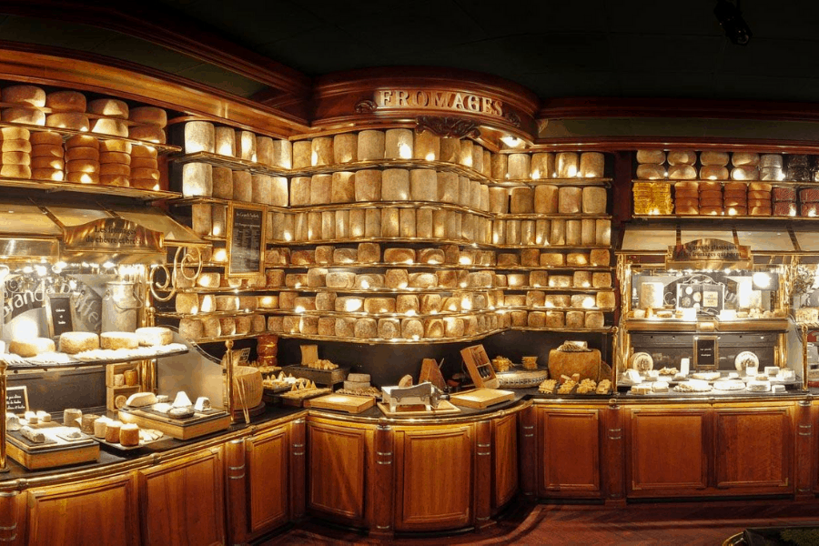 image Así luce Les Grands Buffets un restaurante francés récord por presentar el surtido de quesos más grande del mundo 3