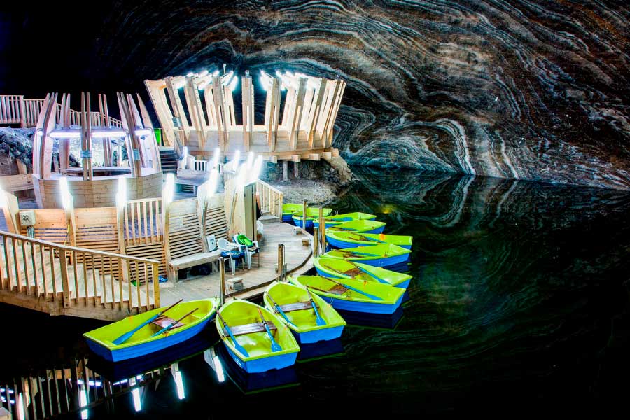 image parques de atracciones Conoce Salina Turda un impactante parque de atracciones bajo tierra en Rumania 1