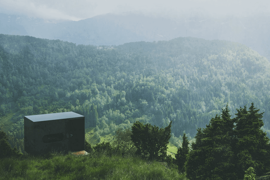 image Descubre y contempla la belleza de los fiordos salvajes de Noruega a través de estas futuristas birdboxes para humanos 1