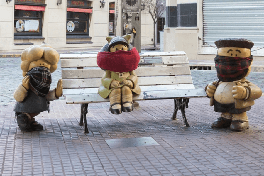 image Buenos Aires Monumentos y estatuas amanecen cubiertas con tapabocas anticipando el anuncio de su uso obligatorio en la ciudad 3 1