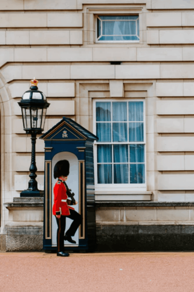 El Palacio de Buckingham se suma a la lista de lugares con recorridos virtuales para disfrutar desde casa image El Palacio de Buckingham se suma a la lista de lugares con recorridos virtuales para disfrutar desde casa 3 1