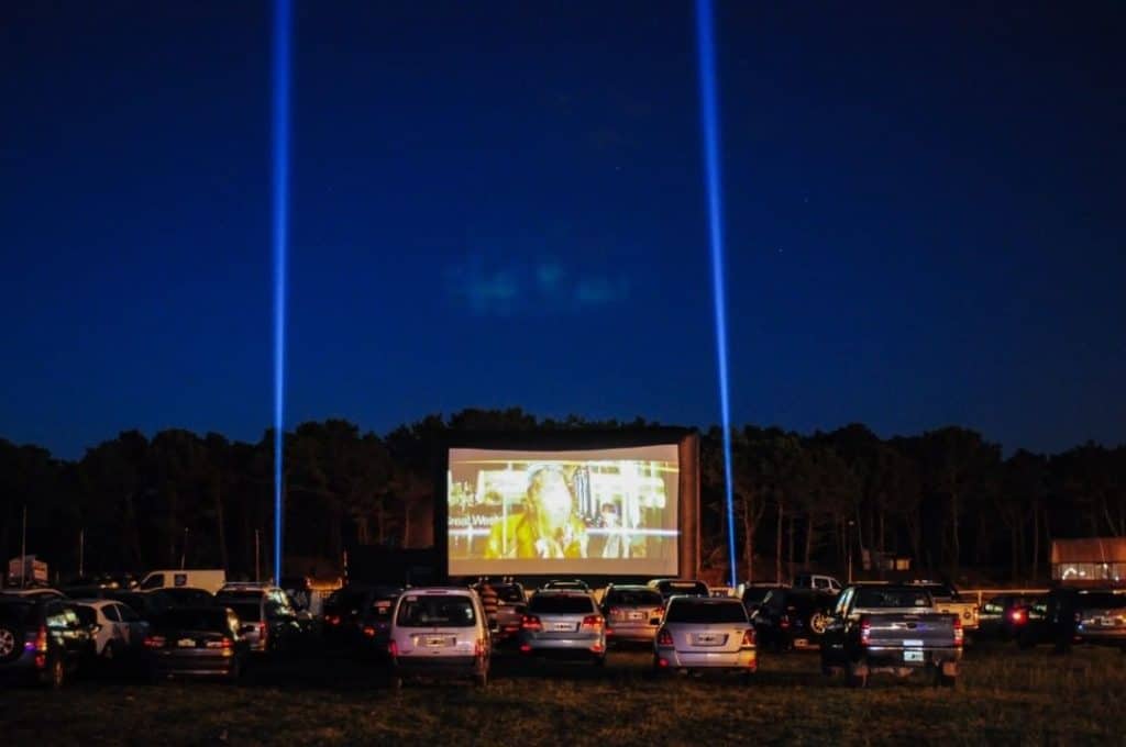 image Es oficial Argentina vuelve al autocine como experiencia de entretenimiento cómoda y accesible 3