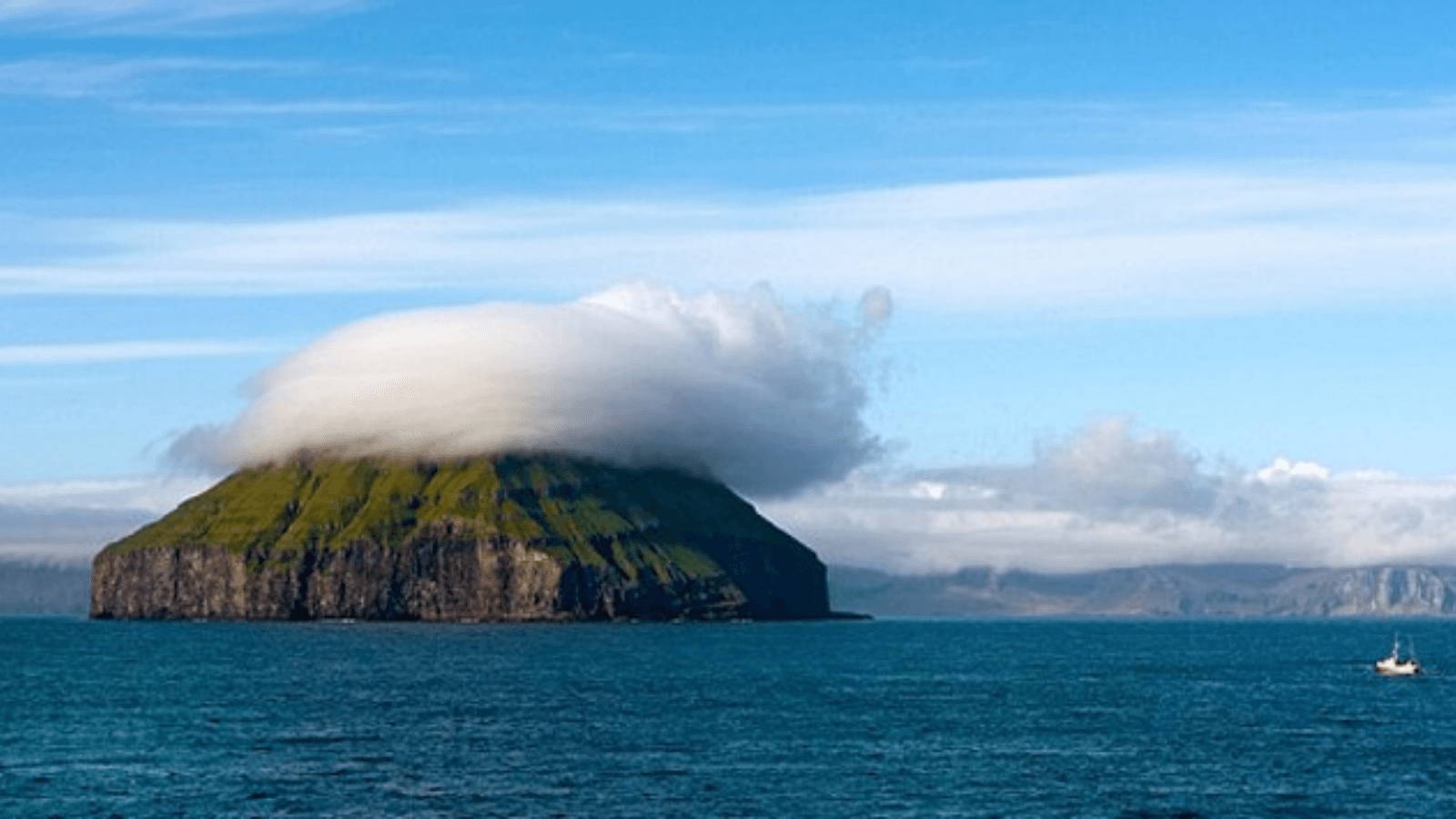 Increíble Esta isla tiene su propia nube y puedes corroborarlo visitando el mar de Noruega