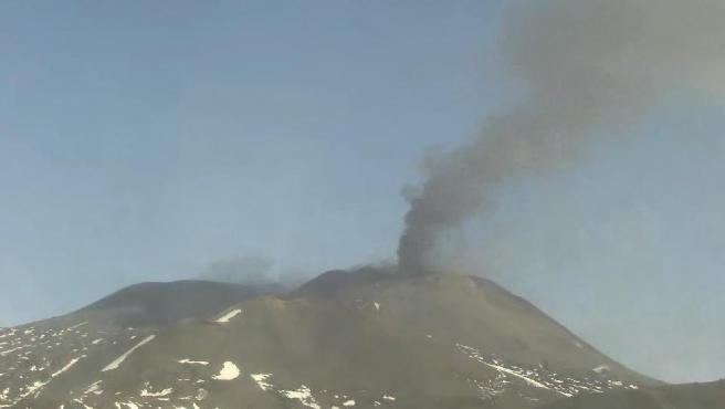 Italia Los volcanes Etna y Stromboli entraron en erupción durante este domingo 44