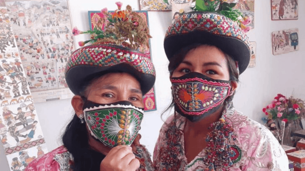 image Perú Artistas textiles fabrican tapabocas con diseños indígenas en honor a su cultura local 2