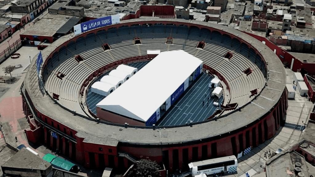 image Perú la emblemática plaza de toros de Lima se convierte en albergue para proteger a personas sin hogar del coronavirus 3 1