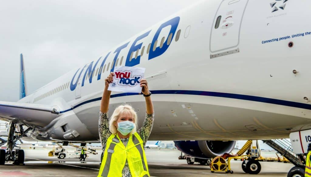 image United Airlines rinde homenaje a 20 médicos voluntarios de California que se dirigen rumbo a Nueva York para ayudar en la lucha contra el Covid 19 56 1