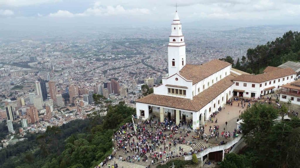 image cerro monserrate colombia intriper