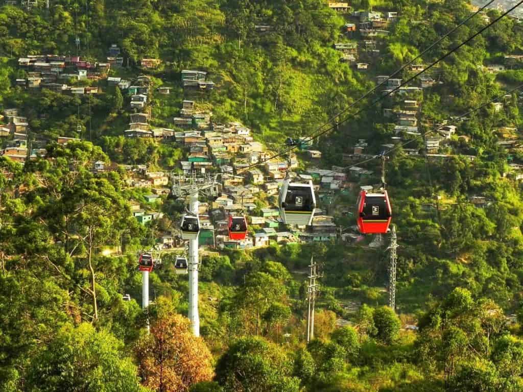 image 48 horas en medellín metro cable medellin