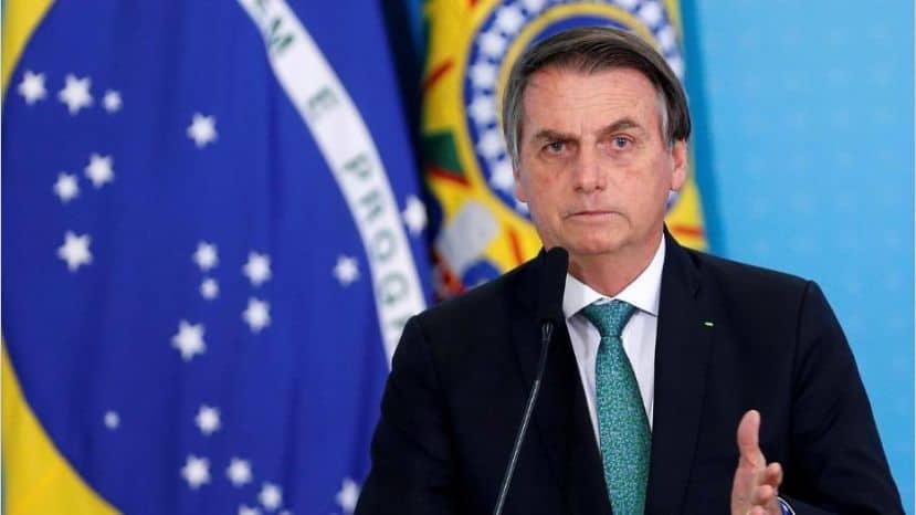 Bolsonaro autoriza a peluquerías y gimnasios a abrir