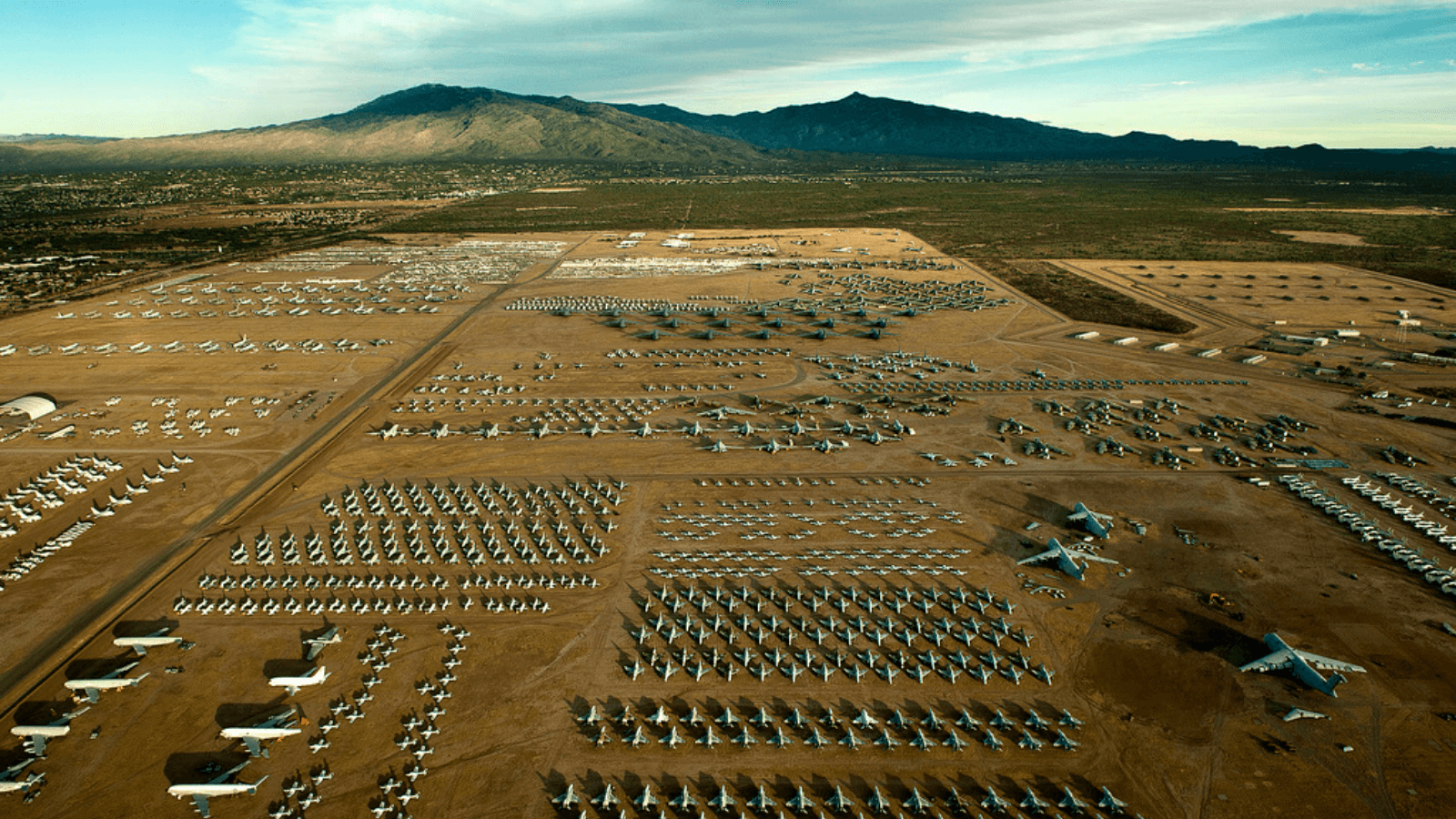 Descubre The Boneyard en Arizona el mayor cementerio de aviones del mundo que puedes visitar gracias a un tour