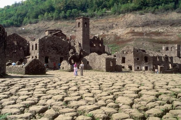 image 0 PAY The ancient village Fabbriche di Careggine Garfagnana Valley Tuscany Italy submerged by the wat