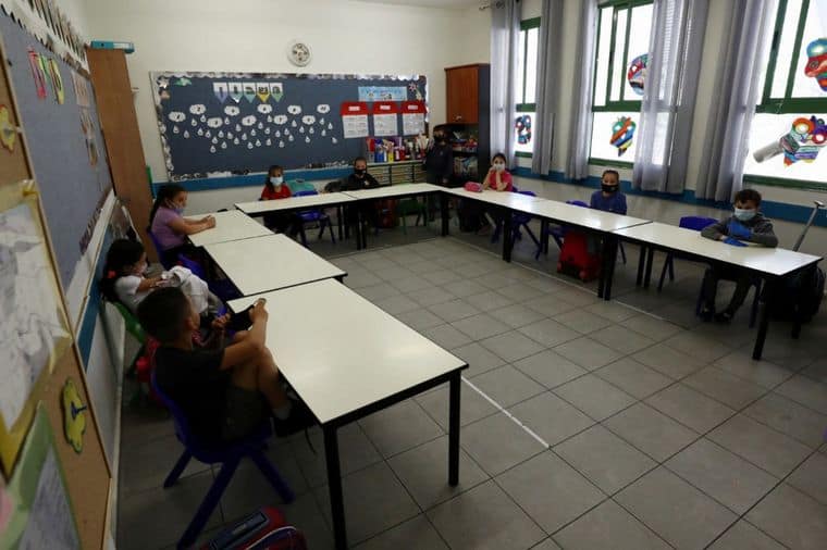 Argentina presentó un protocolo para la vuelta a clases con un modelo basado en aulas burbujas 1