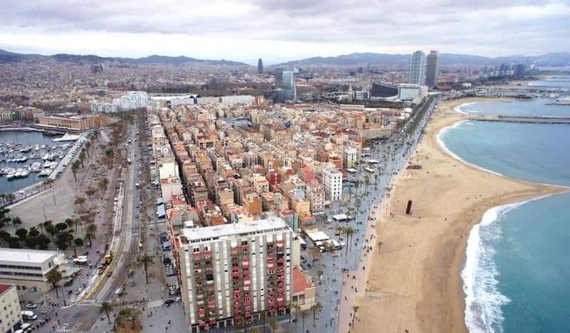 Barcelona Instalan videosensores en las playas para controlar la capacidad de ocupación y evitar las aglomeraciones 1